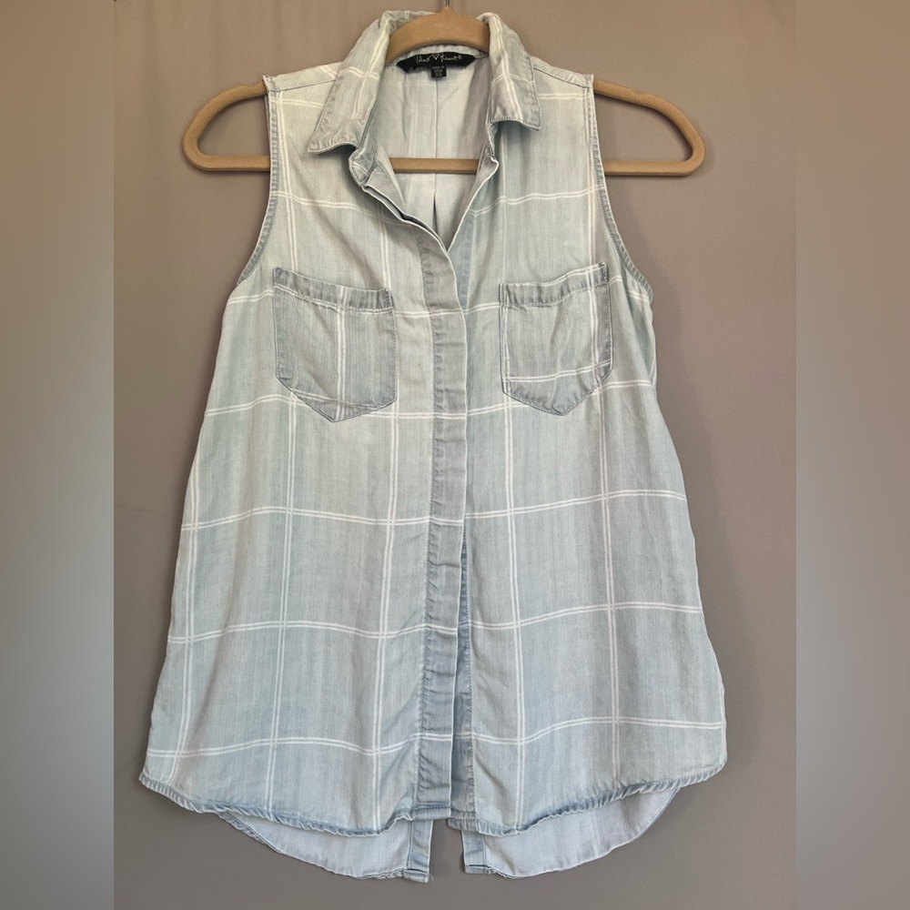Velvet Heart Light Blue Checkered Sleeveless Button Down Shirt